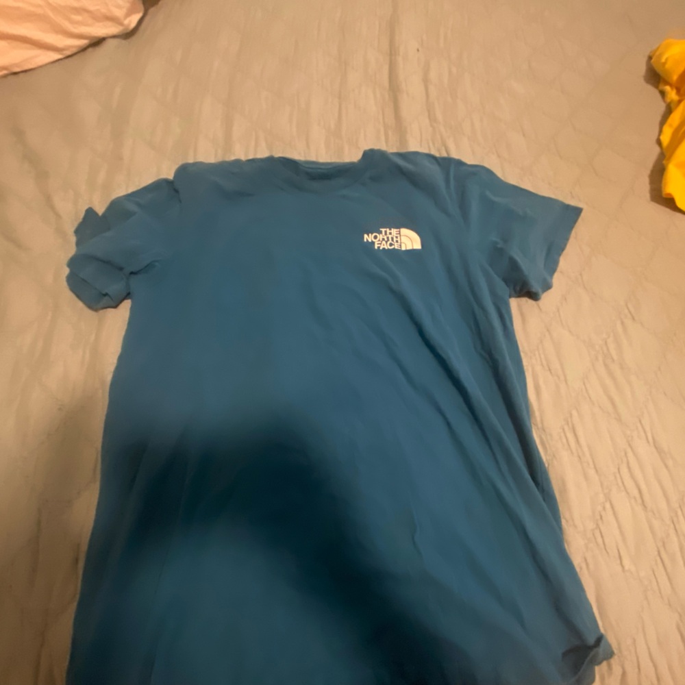 North The face shirt size  M